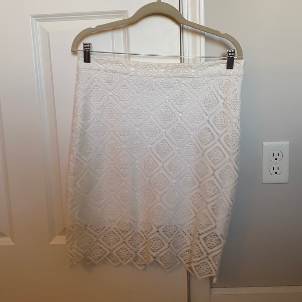 Gorgeous white lace skirt, size 8